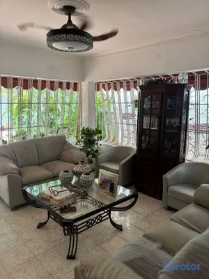 casas - Casa Familiar de 1 Nivel en Venta en Villa Claudia 4