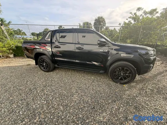 jeepetas y camionetas - Toyota hilux 2022 4