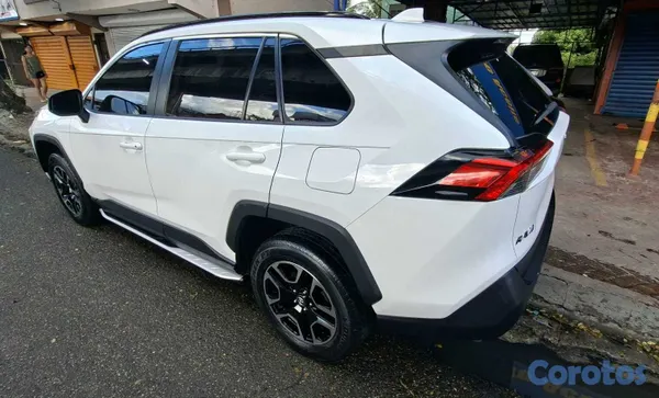 jeepetas y camionetas - Toyota RAV4 LE , AWD, AÑO 2020,PINTURA DE FÁBRICA.. 4