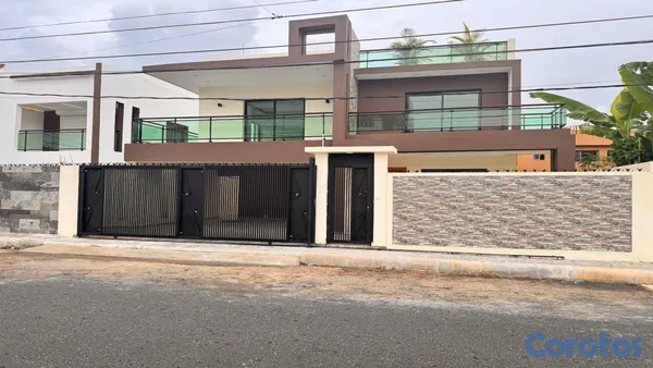 casas - Casa en Venta en la Autopista de San Isidro 3