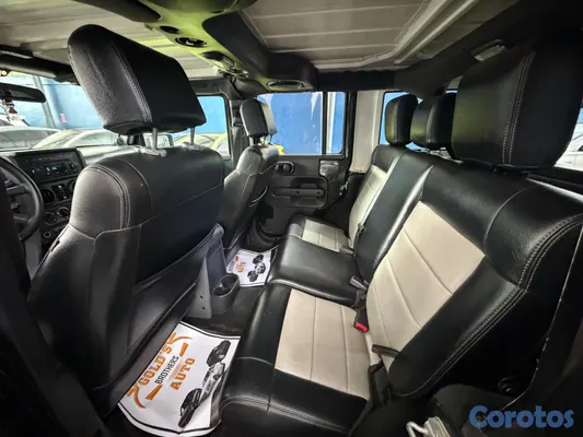jeepetas y camionetas - Jeep Wrangler Unlimited Rubicon 2010 8