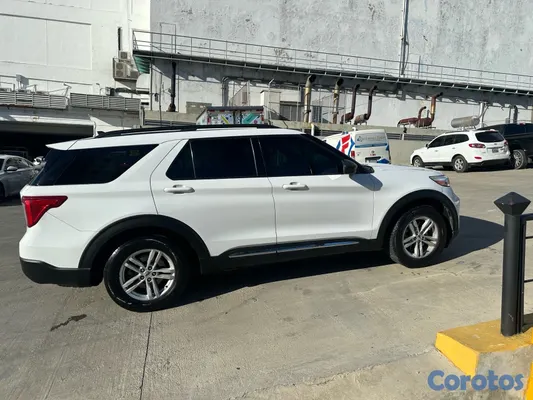 jeepetas y camionetas - Ford Explorer 2021 XLT 72.000 millas 4