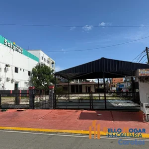 Directo y atractivo: Local Comercial de 745 m² en 