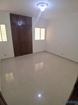 apartamentos - Alquiler en un primer nivel en Evaristo Morales 5
