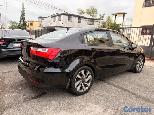 carros - Kia Río 2016 Doch  3