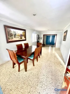 casas - Casa de 4 habitaciones en venta en la Republica de 11