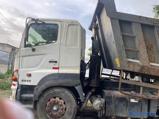 camiones y vehiculos pesados - Camión de Volteo Hino 700 2