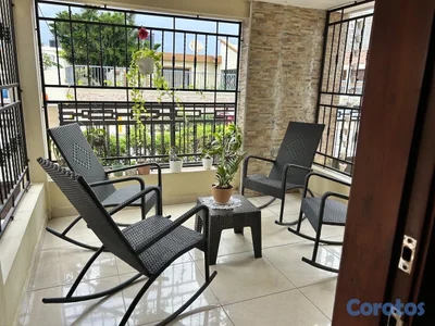 vendo casa residencial Santo Domingo próximo a Isabela Aguilar tres habitaciones