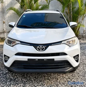 Toyota RAV4 2018 de la casa nunca chocada con financiamiento pre aprobado