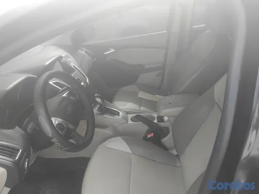 carros - FORD FOCUS SE. 2