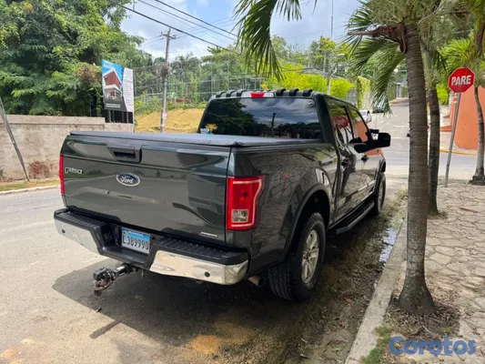 jeepetas y camionetas - Ford F-150 SuperCrew 4x4 — Motor 5.0L V8 Coyote 2015 Guard Metallic 3