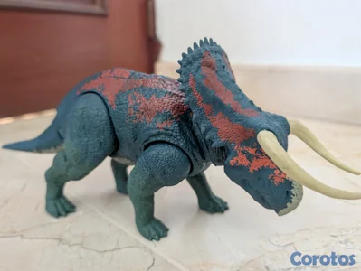 Dinosaurio Juguete Nasutoceratops Mattel