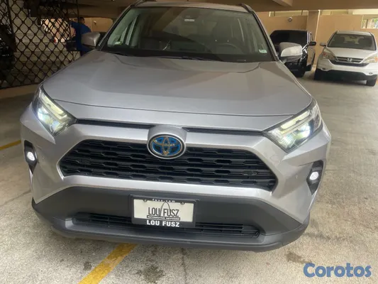 jeepetas y camionetas - Toyota Rav4 Híbrido xle full 4x4 3