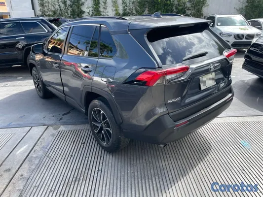 jeepetas y camionetas - Toyota Rav4 LE 2020 4