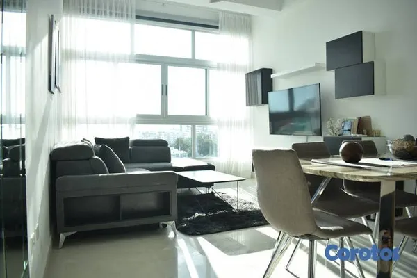 apartamentos - Amueblado céntrico en Bella Vista noveno nivel, piscina con vista a el mar  2