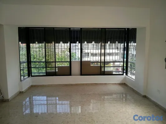 apartamentos - alquiló piso 4 los cacicazgos dos habitaciones dos baños parqueo servicio ara d 4