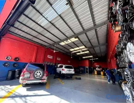 oficinas y locales comerciales - vendo taller automotriz en la San Martin con todos 5