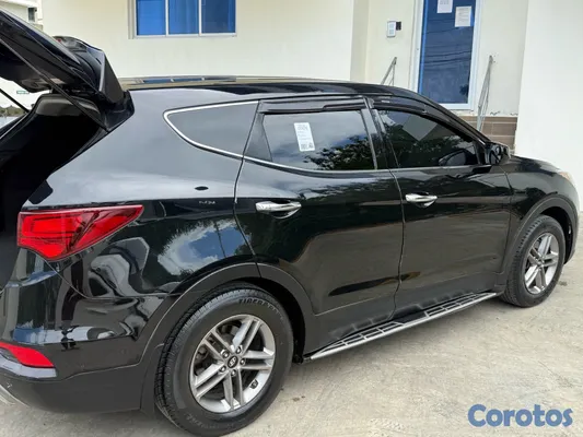 jeepetas y camionetas - Hyundai Santa Fe sport 2017 8