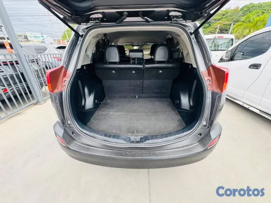 jeepetas y camionetas - oyota RAV4 LE 2014 | Americana | Piel | 125,000 Mi 14