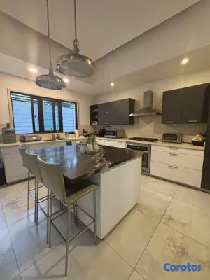 casas - Casa de 4 habitaciones 4 baños en alquiler en Viej 12