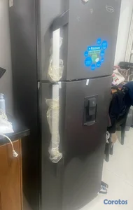 Nevera Nedoca 2 Puertas con Dispensador – RD$20,000