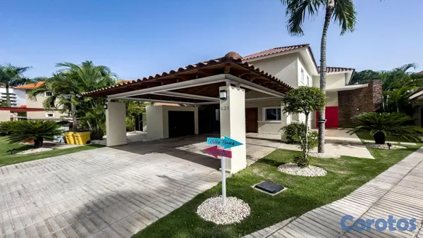 casas - Lujosa Residencia de Dos Niveles con Piscina y Jacuzzi 2