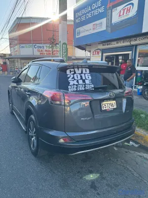 jeepetas y camionetas - TOYOTA RAV4 2016 XLE 2