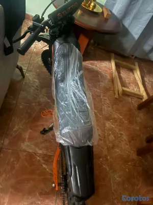 motores y pasolas - motocicleta eléctrica todoterreno Tuttio Potencia: Motor de tracción media de  2