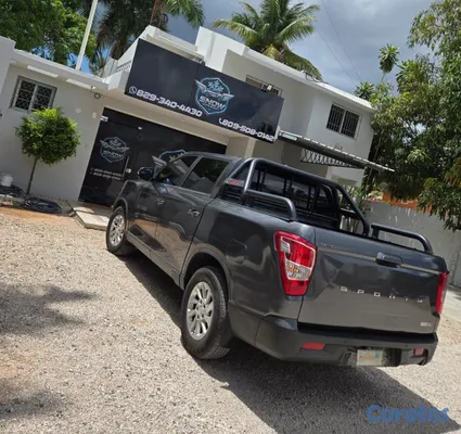 jeepetas y camionetas - KGM REXTON 2021 GRIS OSCURO DIESEL 9