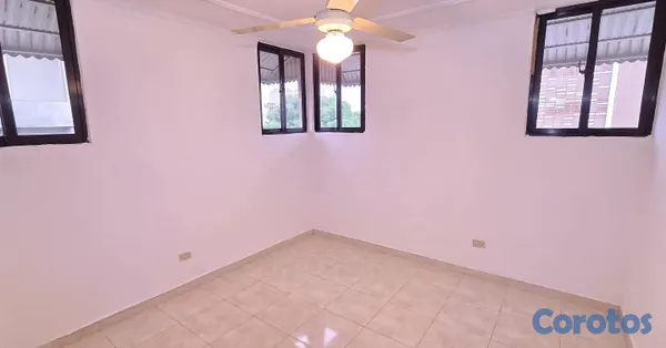 apartamentos - ALQUILÓ 4to piso no ascensor ennla esmeralda próximo al bravo  9