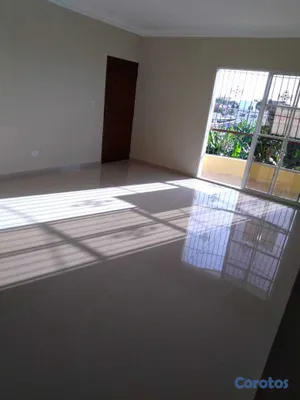 apartamentos - Alquilo Apartamento 2do Nivel con 3 habitaciones y 6