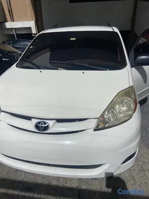 jeepetas y camionetas - Toyota Sienna equipada con gas natural, rampa para persona con discapacidad  3