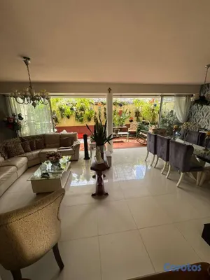 casas - Casa de 3 niveles en venta en Evaristo Morales 8