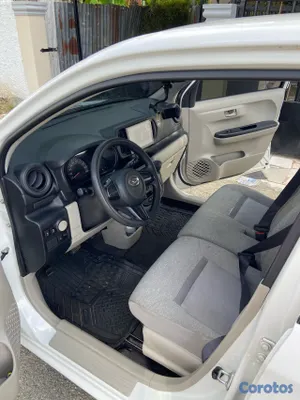 carros - dahiatsu boon Toyota passo 15